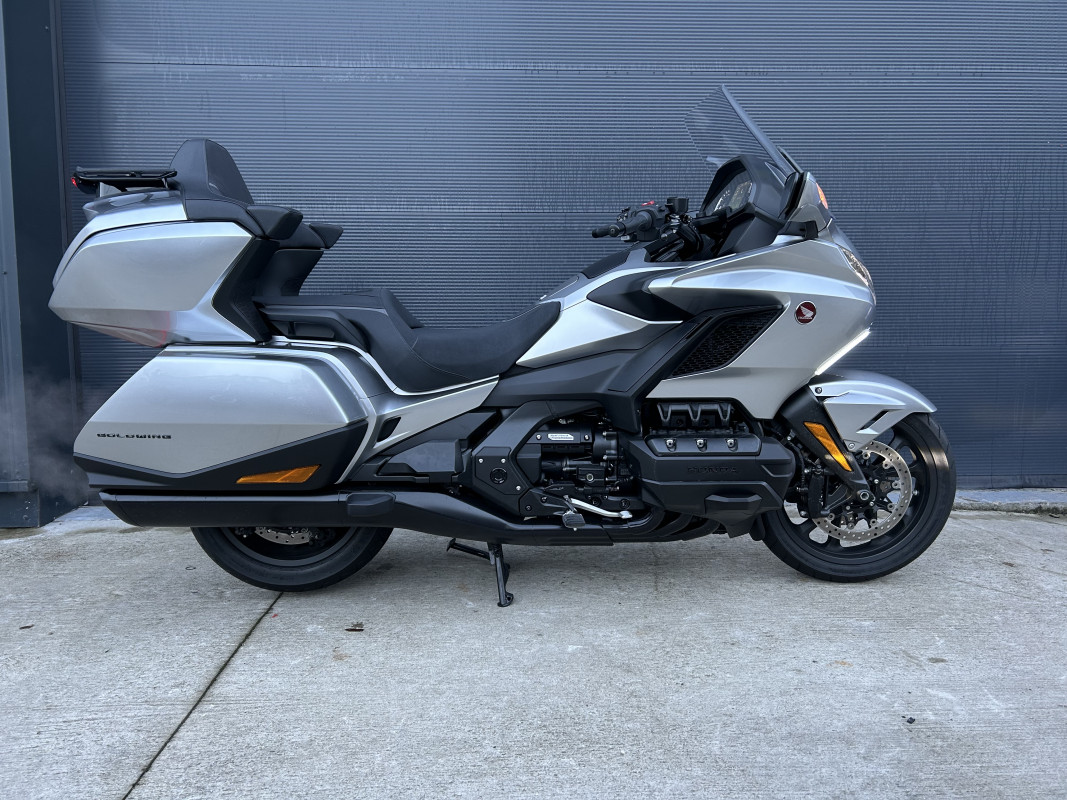 HONDA NSS FORZA 125 TOP BOX - GARANTIE CONSTRUCTEUR - 75€/MOIS* GARAGE FOLIE MERICOURT  PARIS 